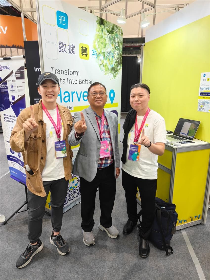 Connecting at an industry exhibition.